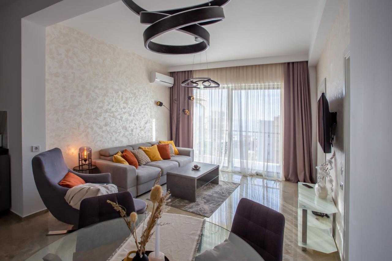 The Dream Getaway & By Devasco Apartment *