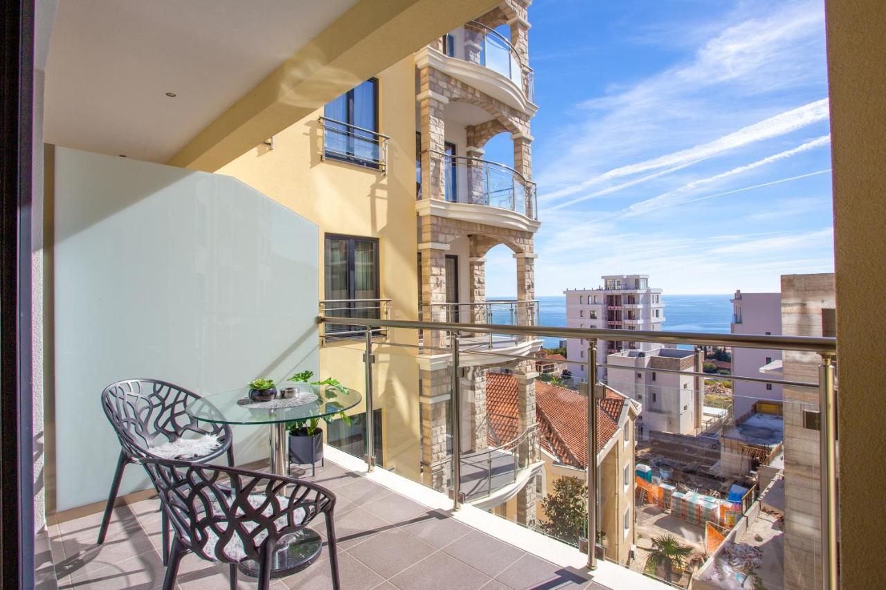 The Dream Getaway & By Devasco Apartment *
